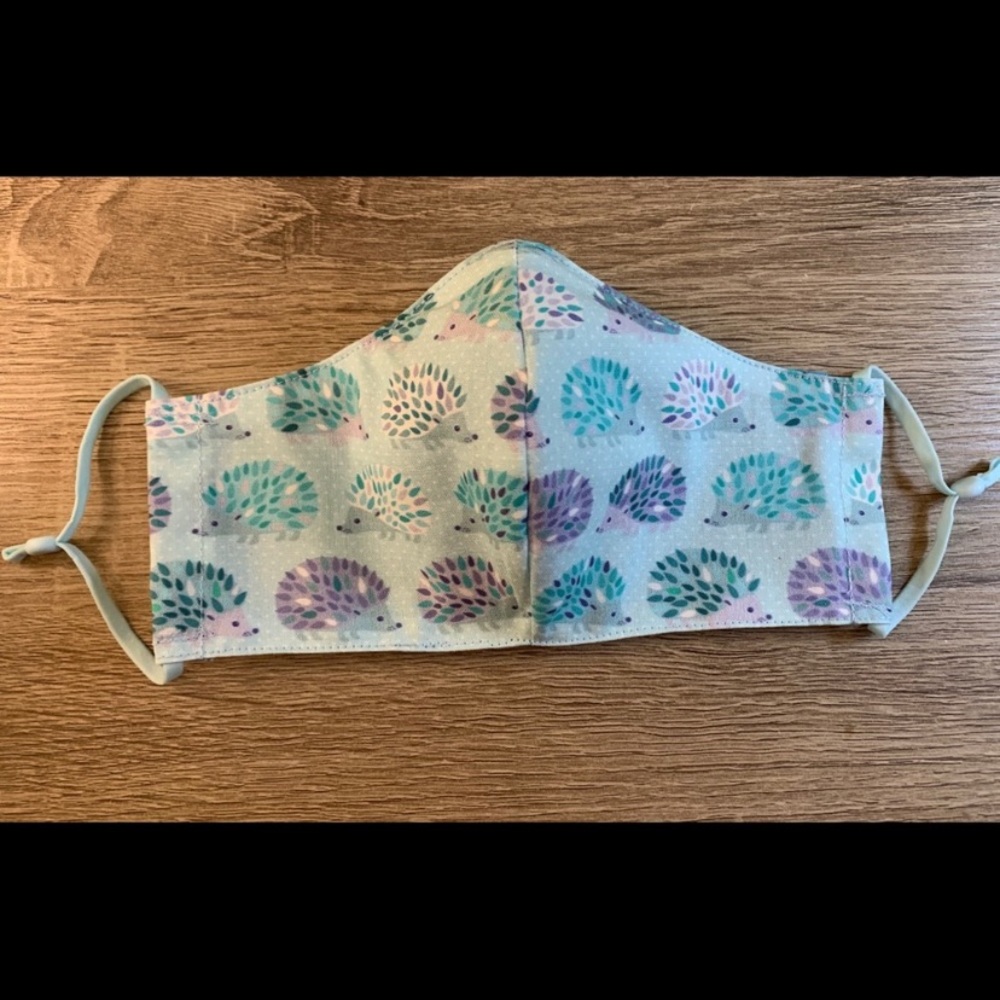 Fitted hedgehog mask